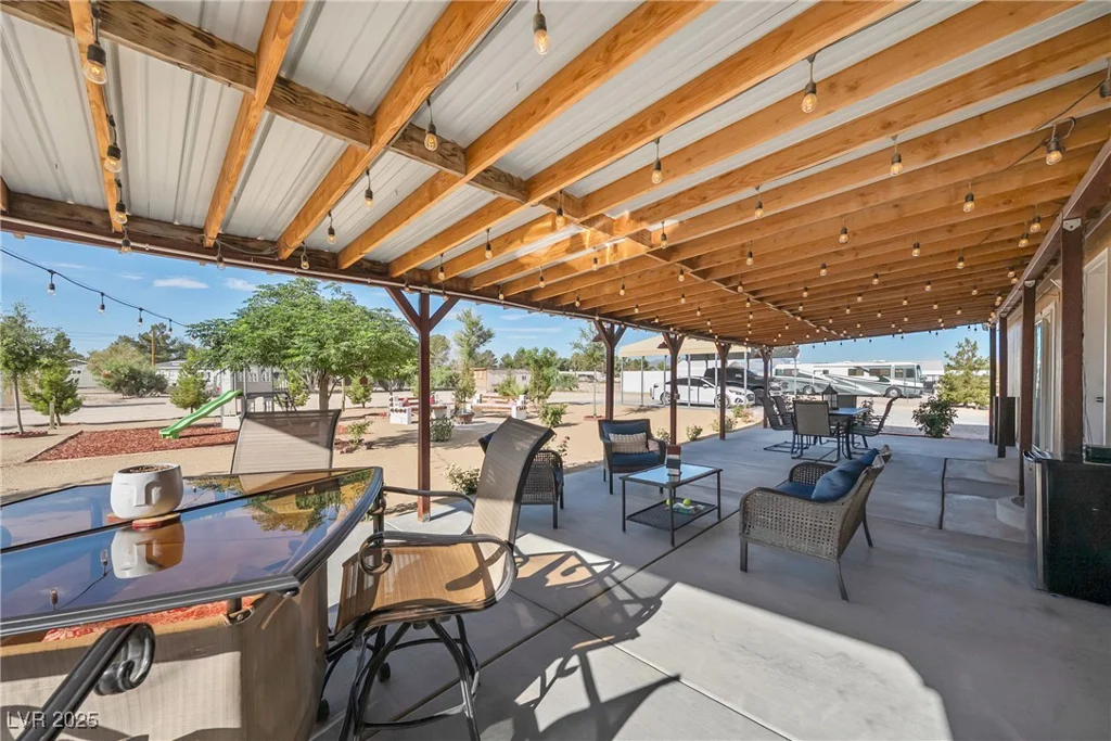 1381 White, Pahrump, NV 89060