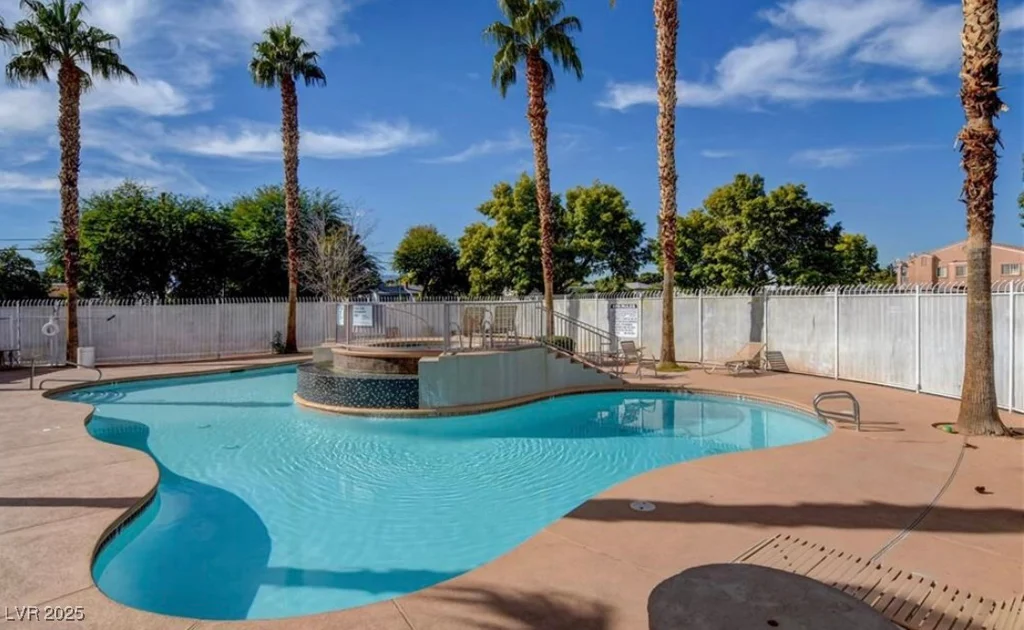 3318 Decatur, Las Vegas, NV 89130
