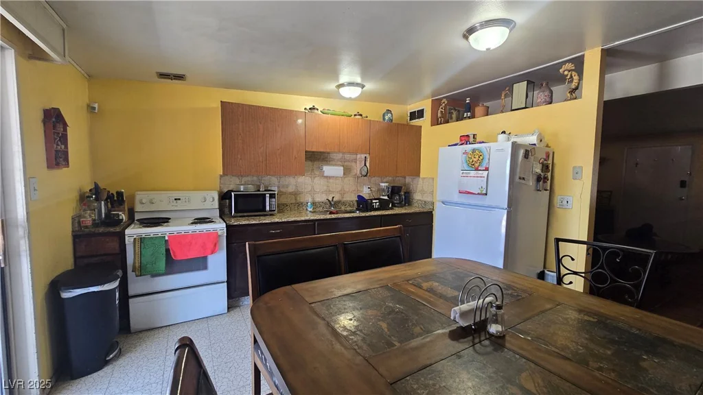 2965 Palma Vista, Las Vegas, NV 89169