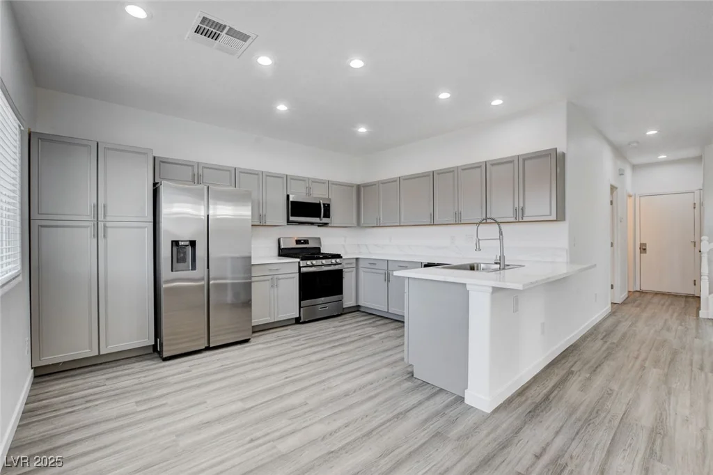 6346 Azurelyn, Las Vegas, NV 89122