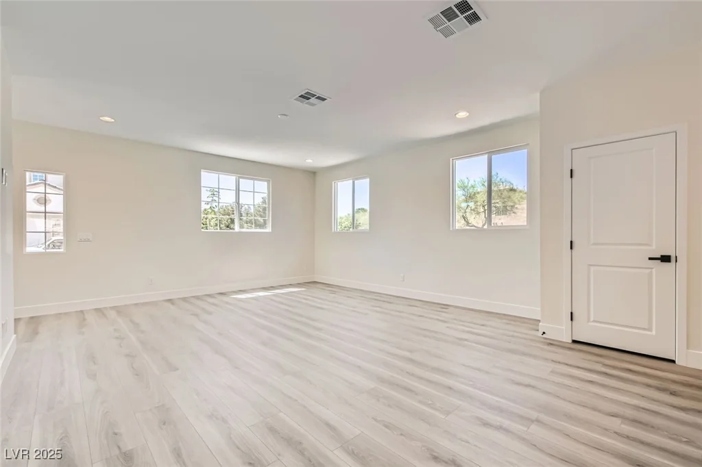 9712 Rocket Grove, Las Vegas, NV 89178