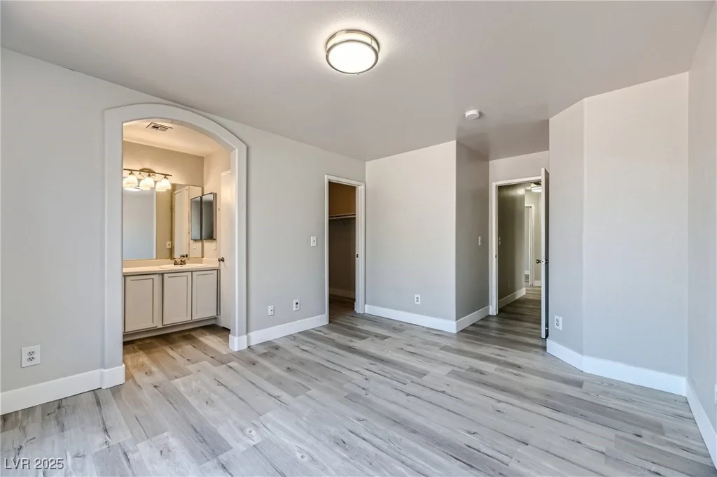 1038 Silver Creek, Las Vegas, NV 89183