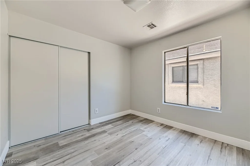 1038 Silver Creek, Las Vegas, NV 89183