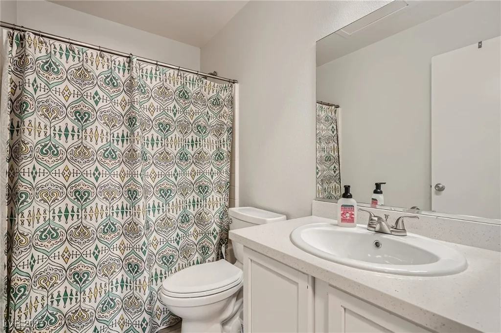 1038 Silver Creek, Las Vegas, NV 89183