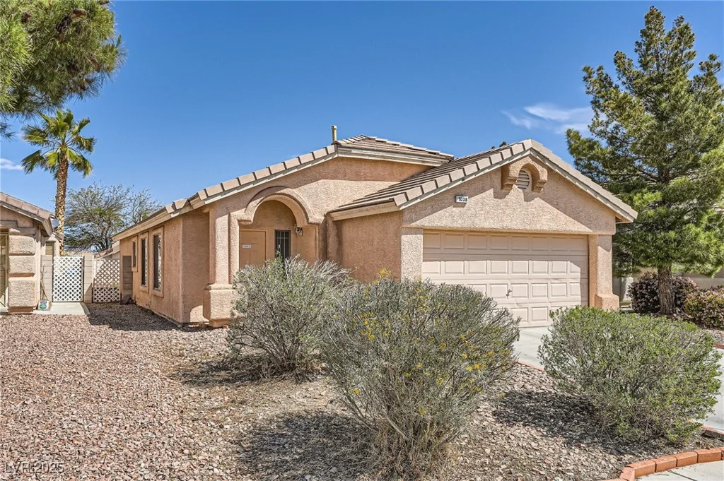 1038 Silver Creek, Las Vegas, NV 89183