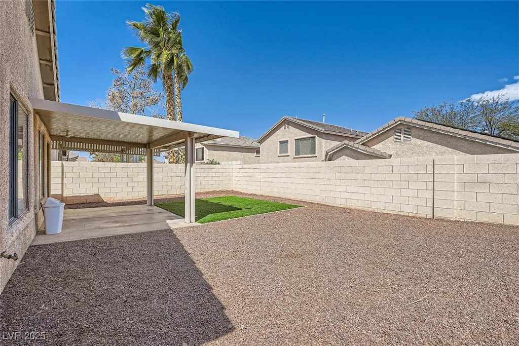 1038 Silver Creek, Las Vegas, NV 89183