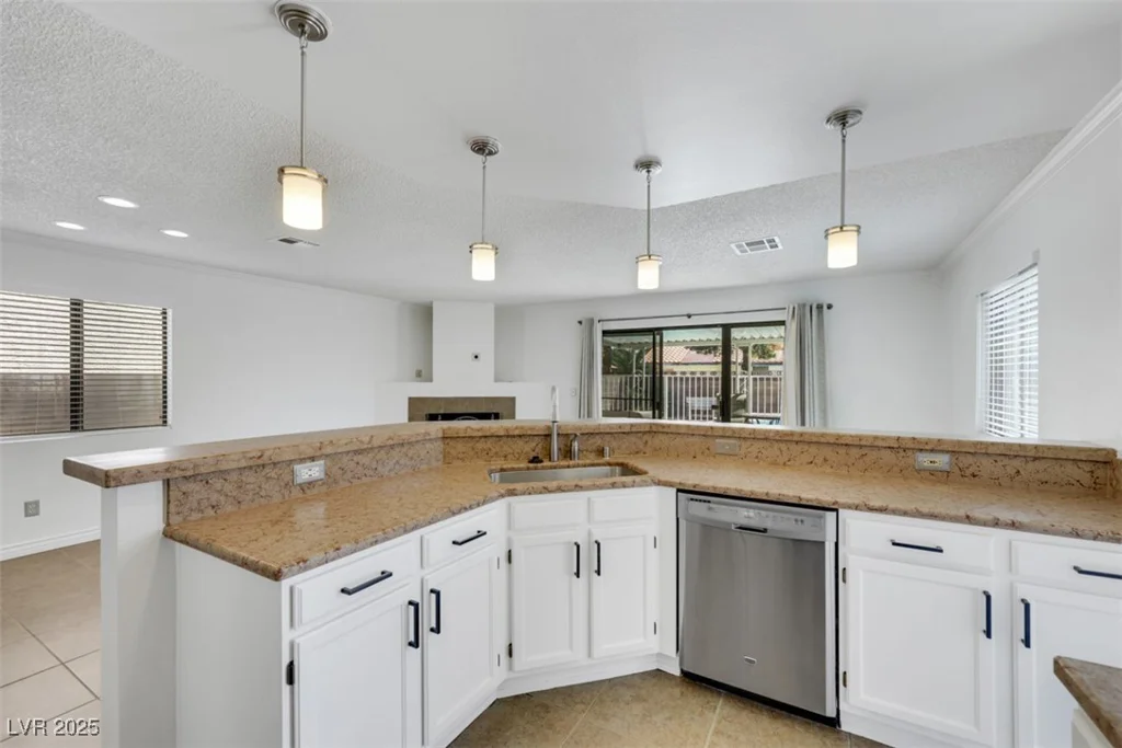 124 Wynntry, Henderson, NV 89074