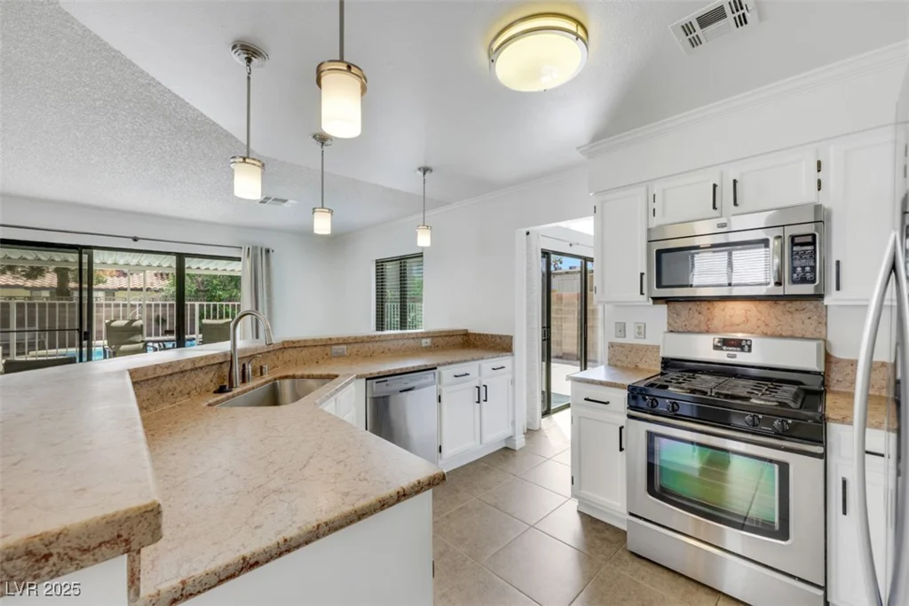 124 Wynntry, Henderson, NV 89074