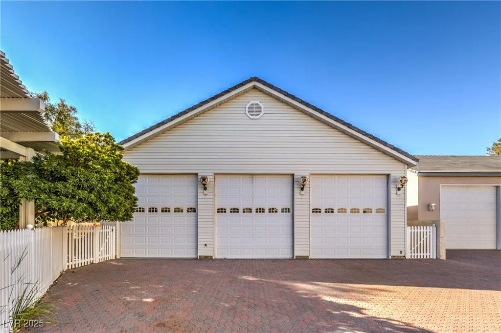 5110 Valadez, Las Vegas, NV 89149