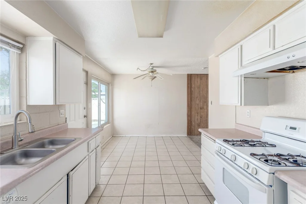 1108 Princess Katy, Las Vegas, NV 89119