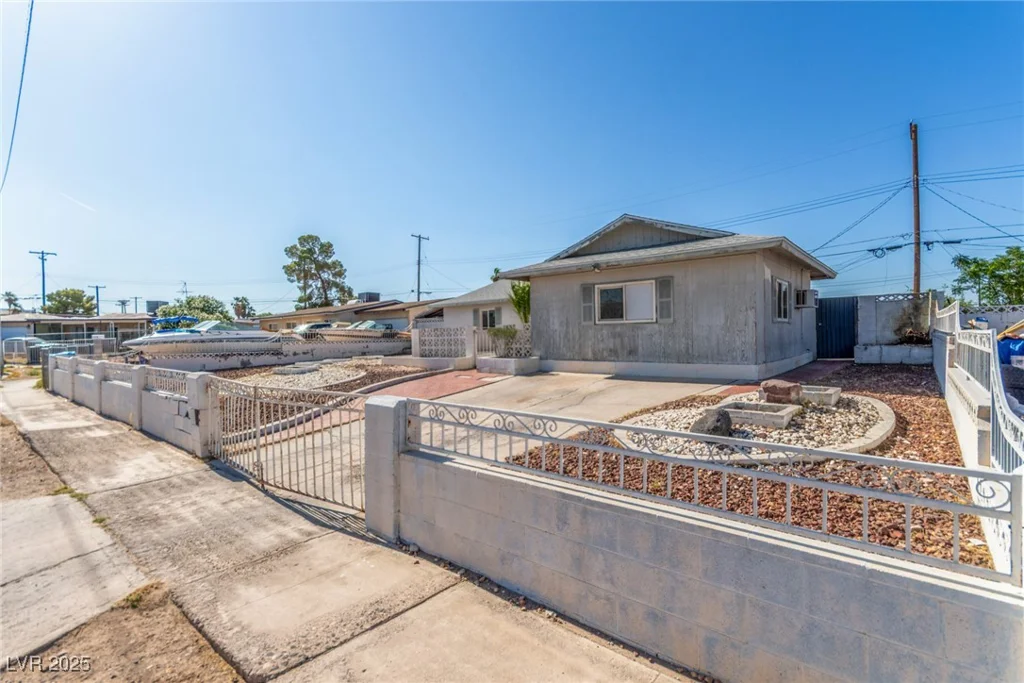 1108 Princess Katy, Las Vegas, NV 89119