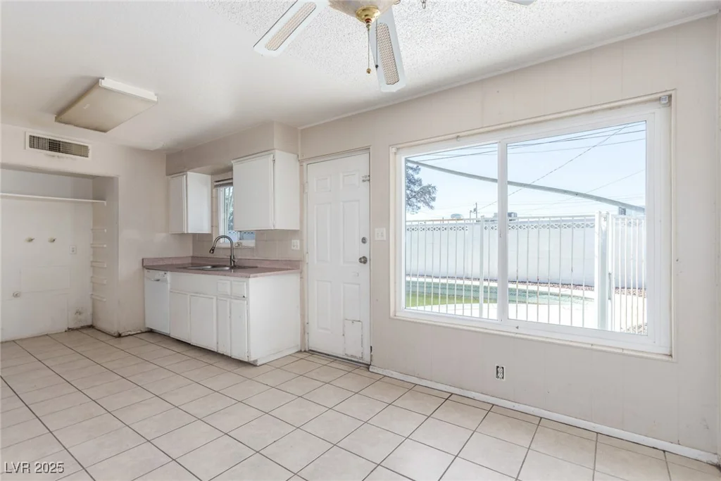 1108 Princess Katy, Las Vegas, NV 89119