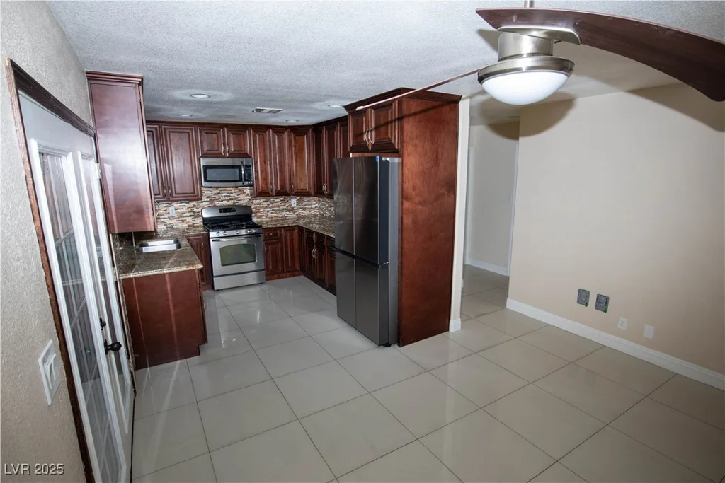 1340 Lucky, Las Vegas, NV 89104