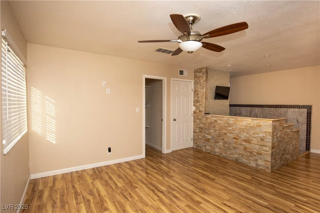 1340 Lucky, Las Vegas, NV 89104