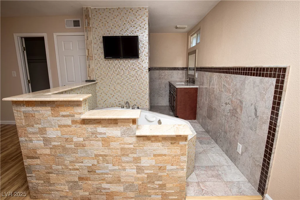 1340 Lucky, Las Vegas, NV 89104