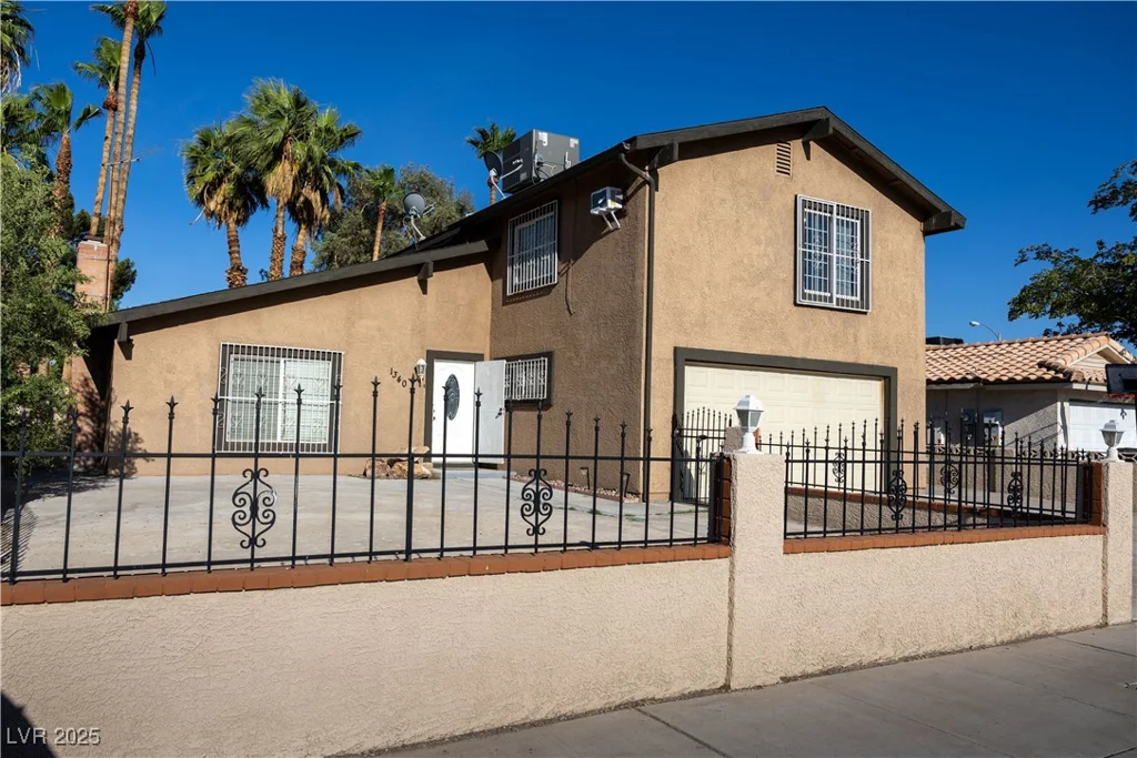1340 Lucky, Las Vegas, NV 89104