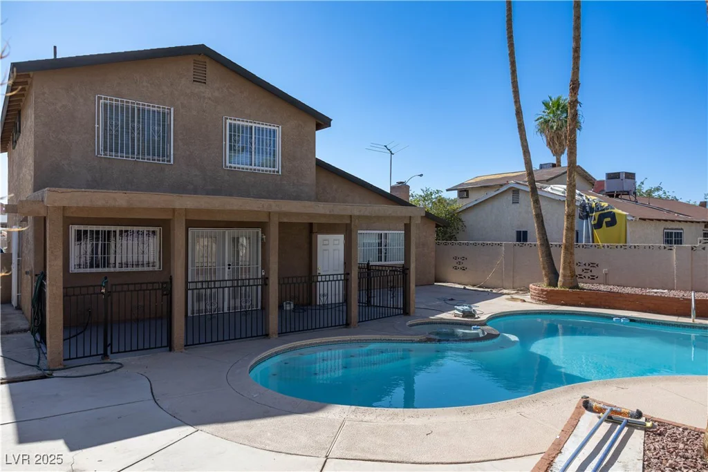 1340 Lucky, Las Vegas, NV 89104