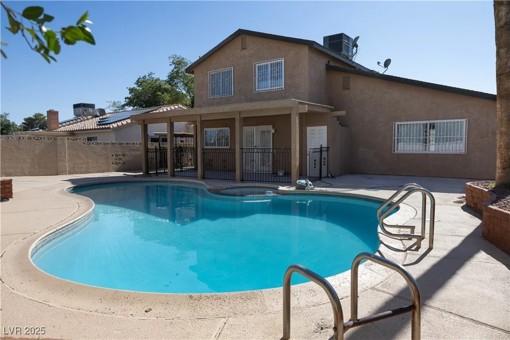 1340 Lucky, Las Vegas, NV 89104