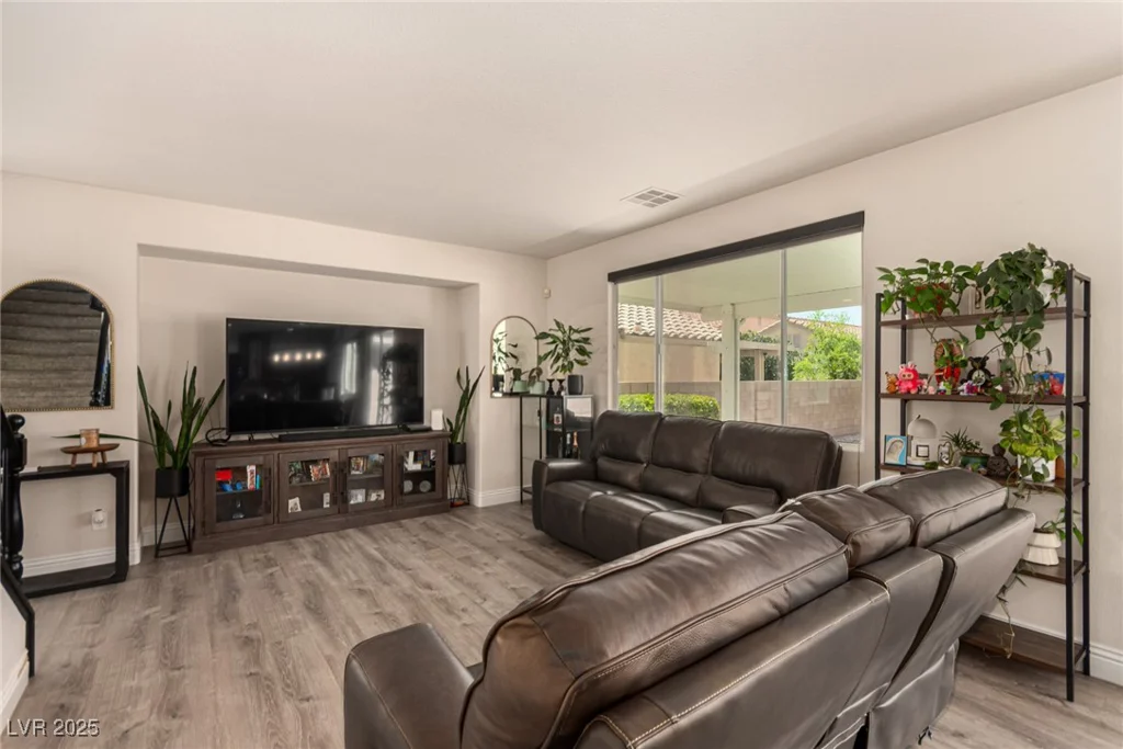 8061 Palace Estate, Las Vegas, NV 89117