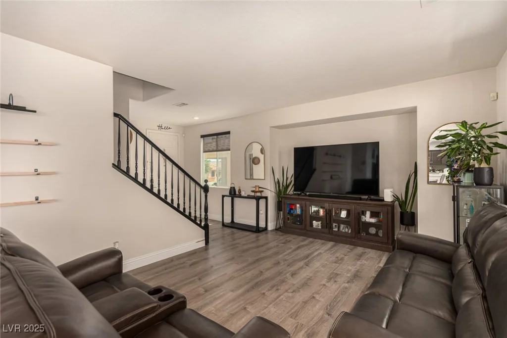 8061 Palace Estate, Las Vegas, NV 89117