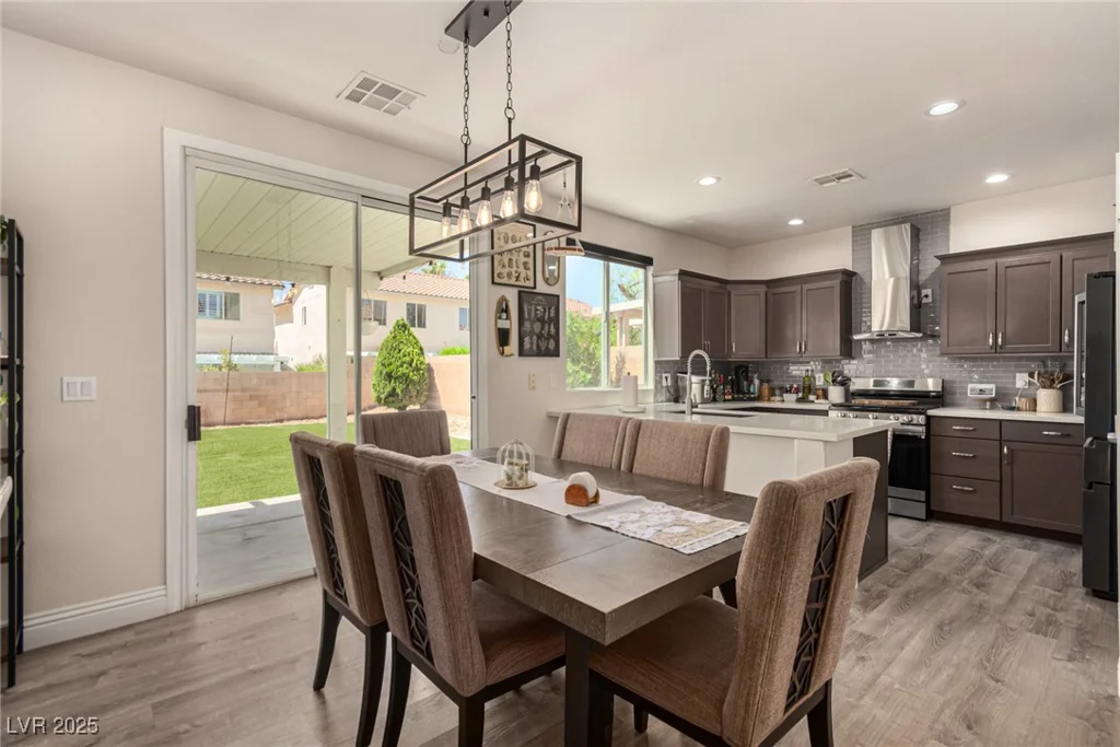 8061 Palace Estate, Las Vegas, NV 89117