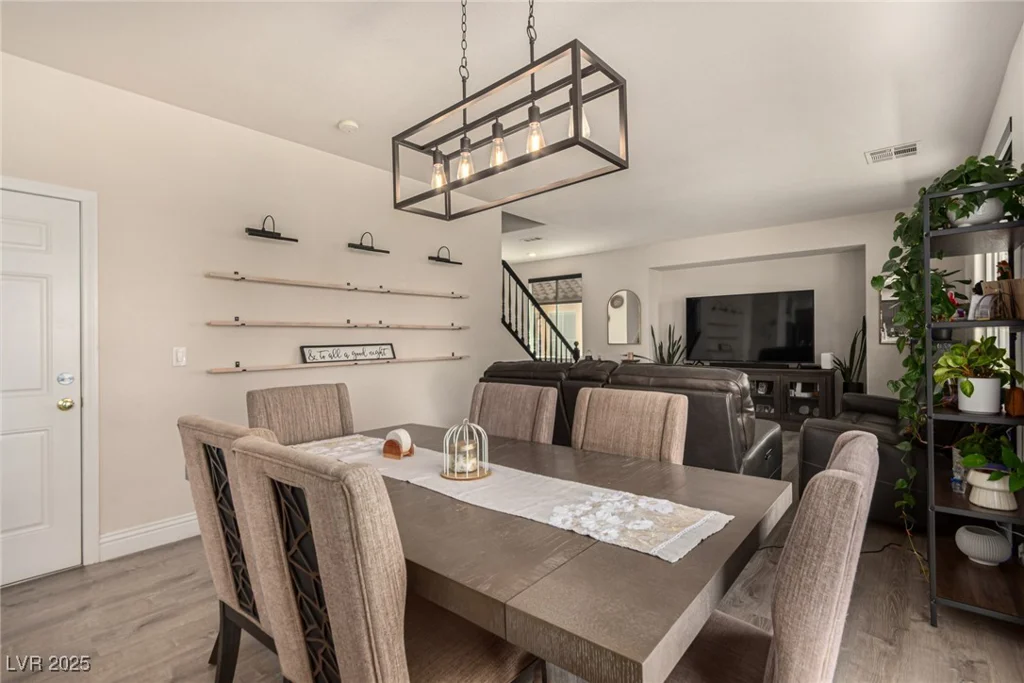 8061 Palace Estate, Las Vegas, NV 89117