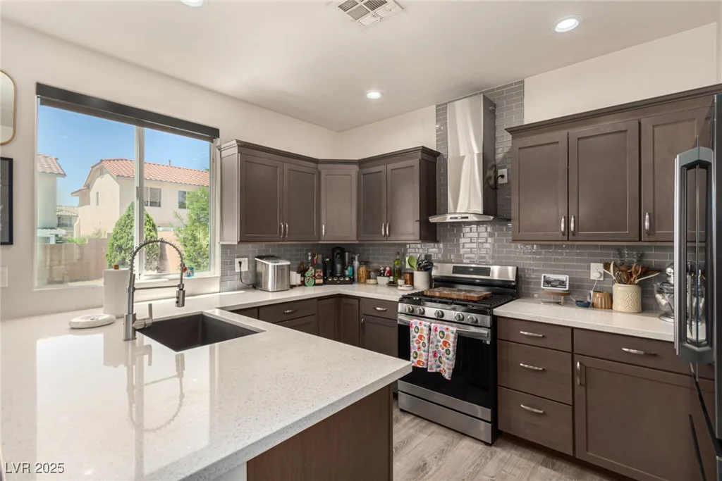8061 Palace Estate, Las Vegas, NV 89117