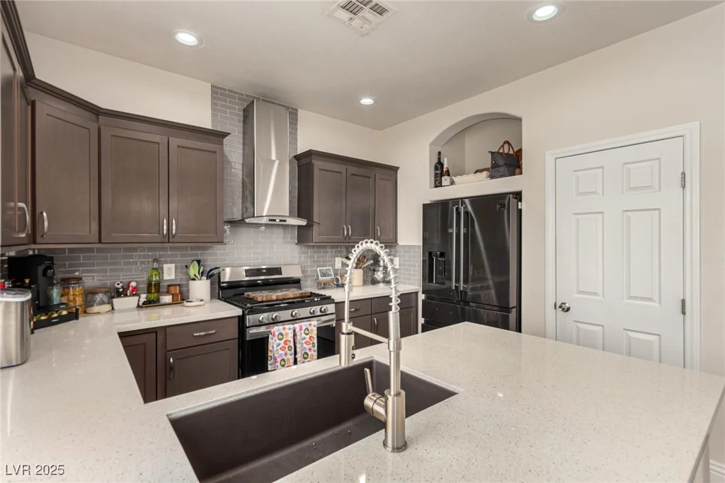 8061 Palace Estate, Las Vegas, NV 89117