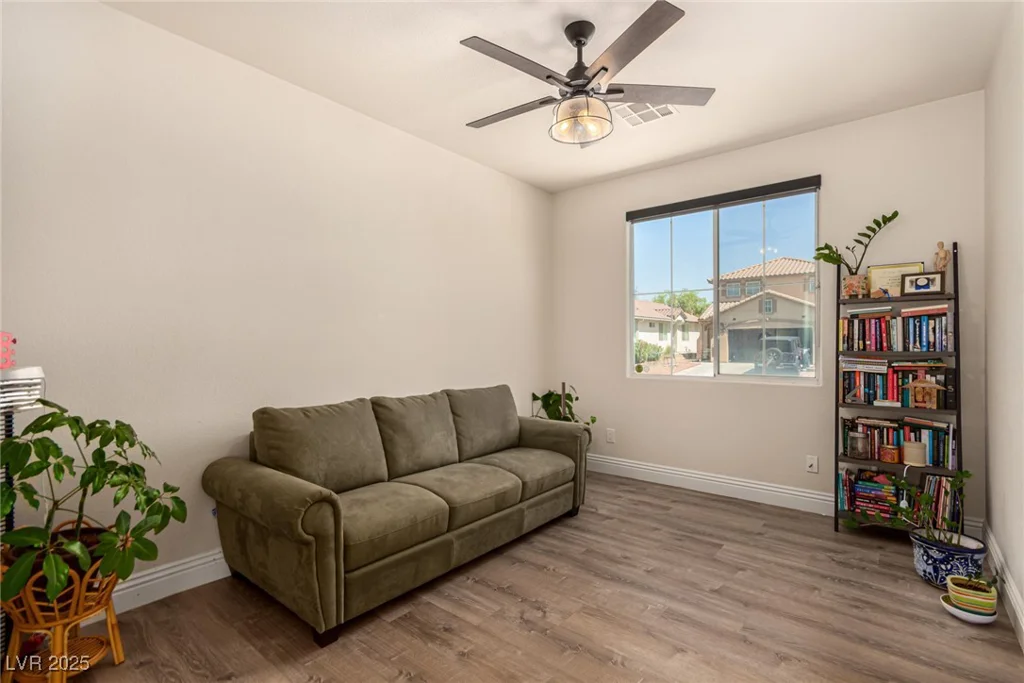 8061 Palace Estate, Las Vegas, NV 89117