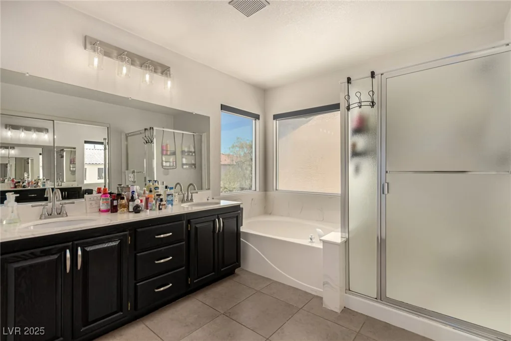 8061 Palace Estate, Las Vegas, NV 89117