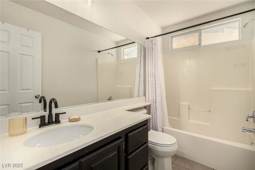 8061 Palace Estate, Las Vegas, NV 89117