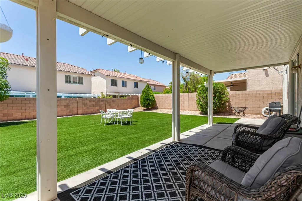 8061 Palace Estate, Las Vegas, NV 89117