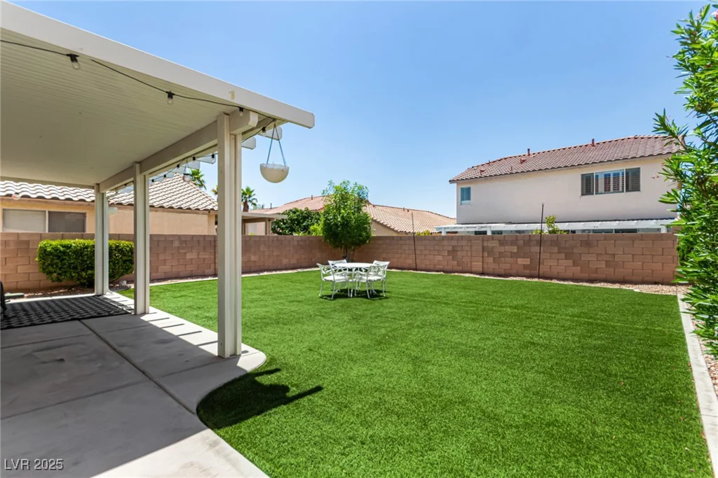 8061 Palace Estate, Las Vegas, NV 89117