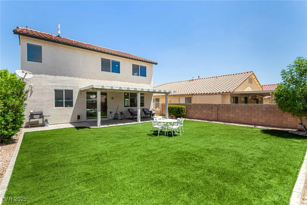 8061 Palace Estate, Las Vegas, NV 89117