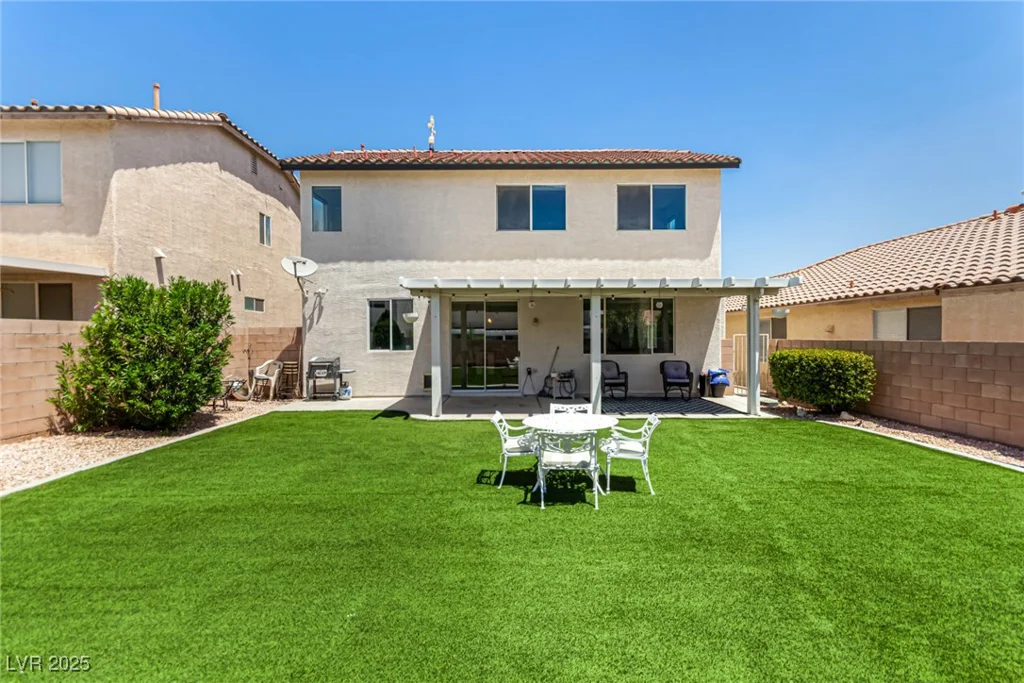 8061 Palace Estate, Las Vegas, NV 89117