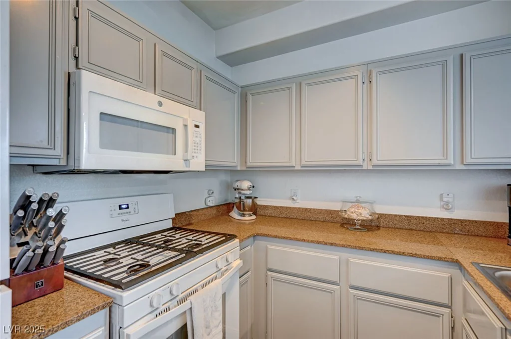 9975 Peace, Las Vegas, NV 89147