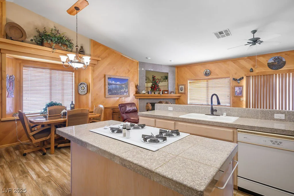 816 Sandsprings, Henderson, NV 89011
