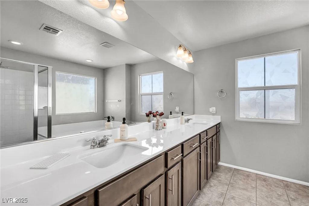 2024 Mystic Wave, North Las Vegas, NV 89031