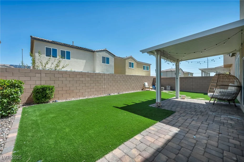 2024 Mystic Wave, North Las Vegas, NV 89031