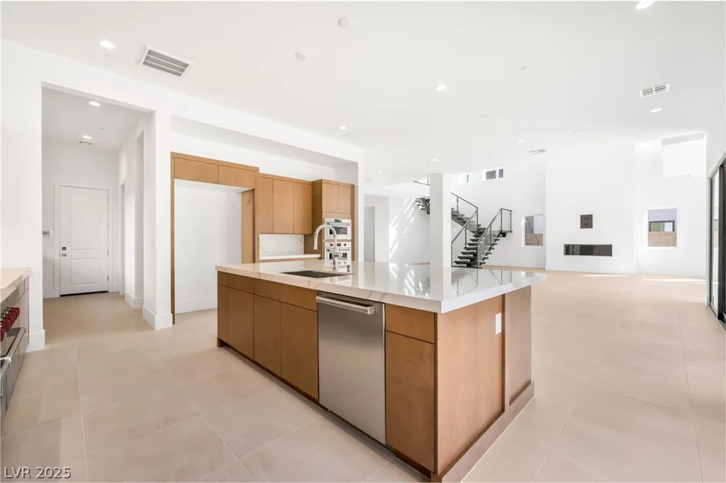 4853 Shady Ridge, Las Vegas, NV 89135