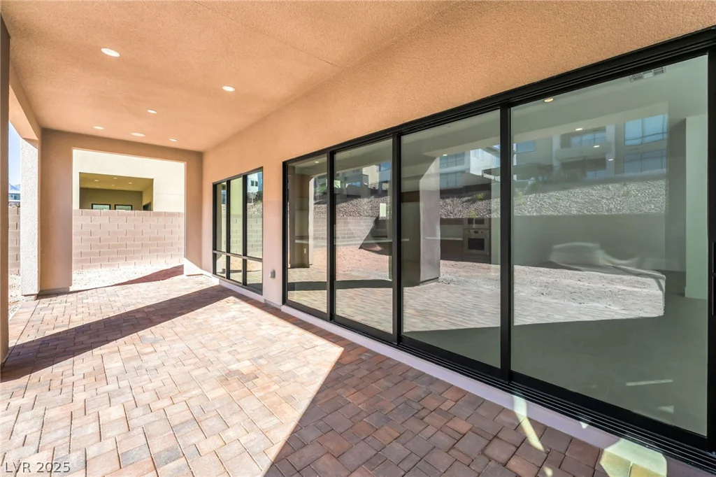 4853 Shady Ridge, Las Vegas, NV 89135