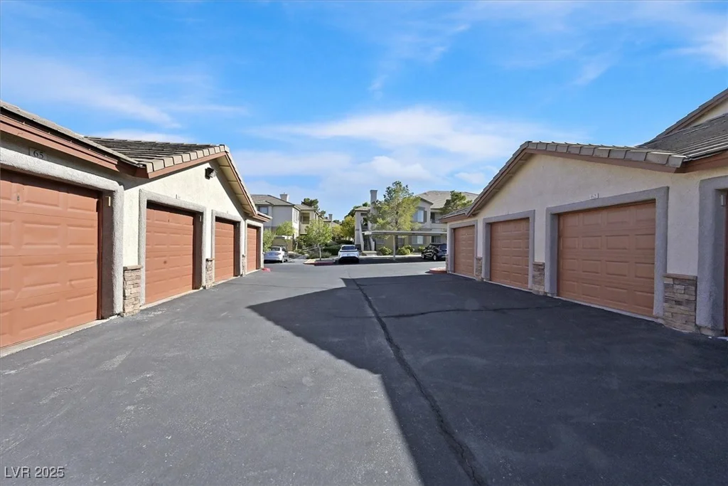 10205 Camborne, Las Vegas, NV 89144