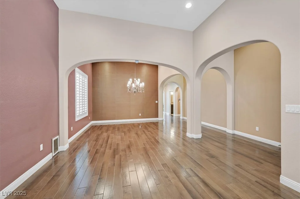 7033 Twin Forks Peak, Las Vegas, NV 89166