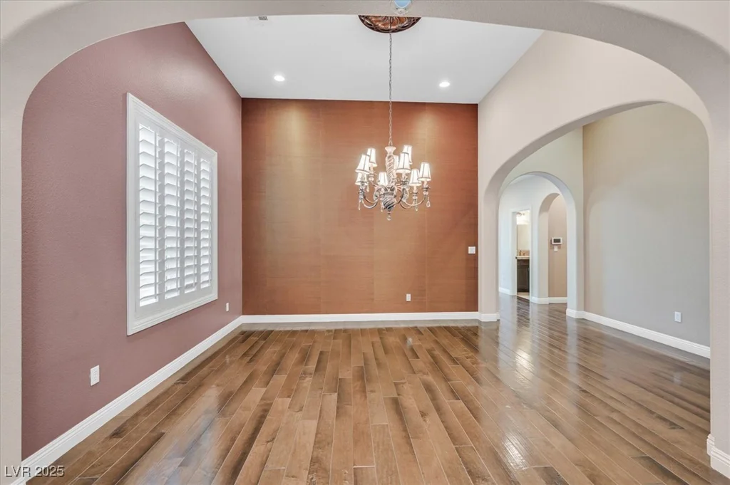 7033 Twin Forks Peak, Las Vegas, NV 89166