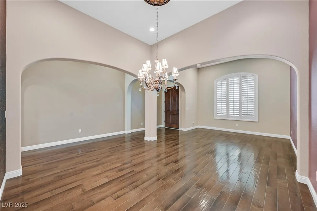 7033 Twin Forks Peak, Las Vegas, NV 89166
