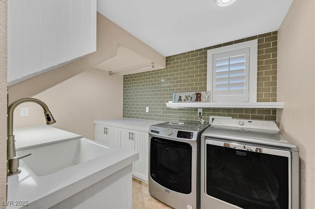 7033 Twin Forks Peak, Las Vegas, NV 89166