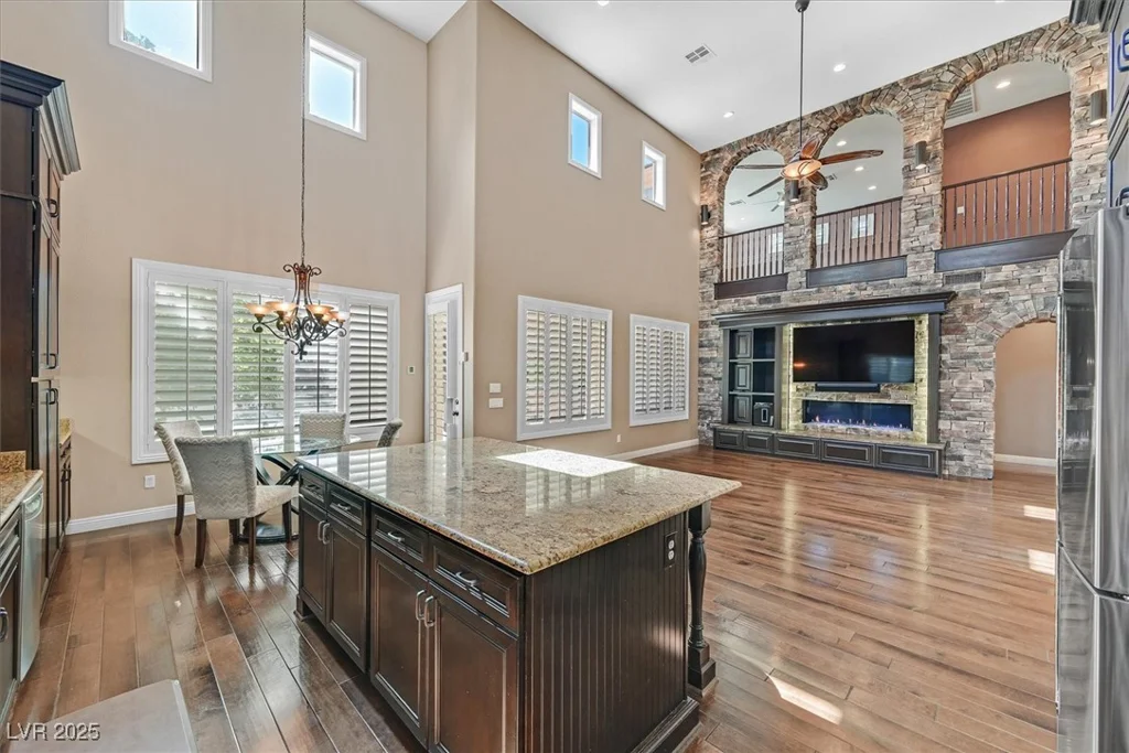 7033 Twin Forks Peak, Las Vegas, NV 89166