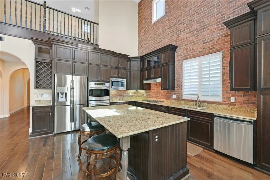7033 Twin Forks Peak, Las Vegas, NV 89166