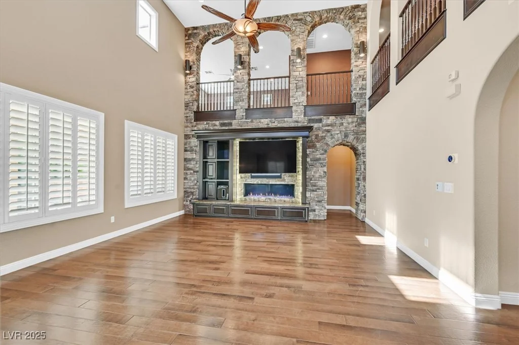 7033 Twin Forks Peak, Las Vegas, NV 89166