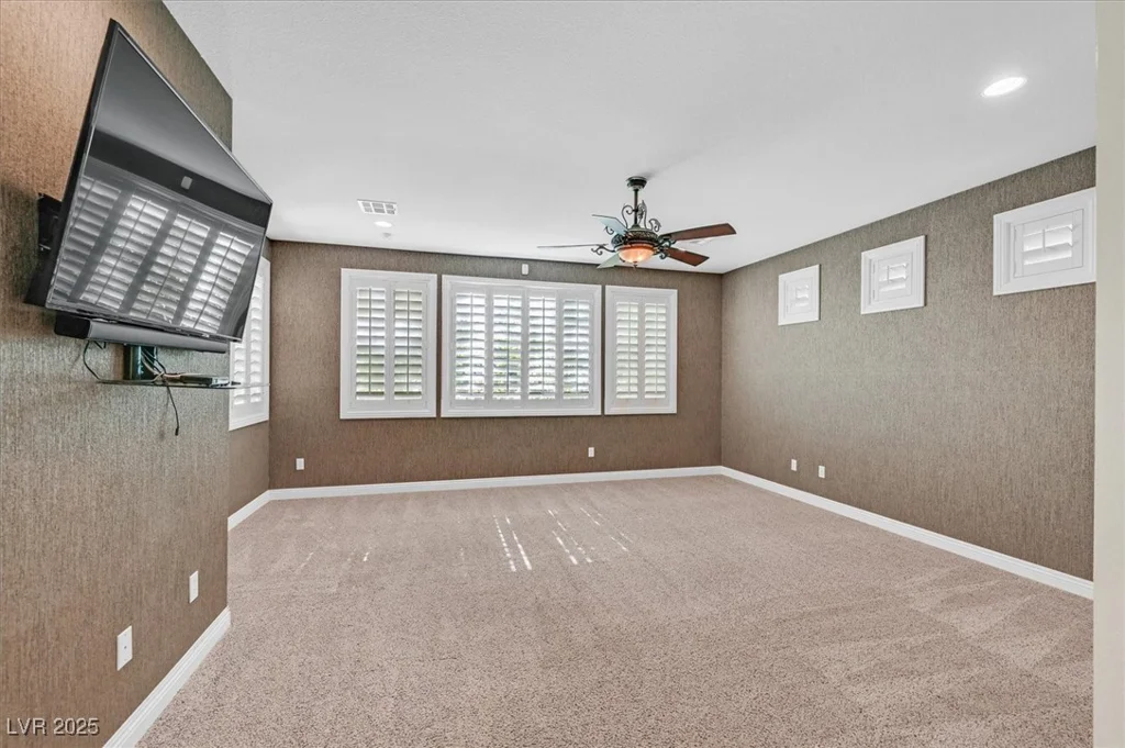 7033 Twin Forks Peak, Las Vegas, NV 89166
